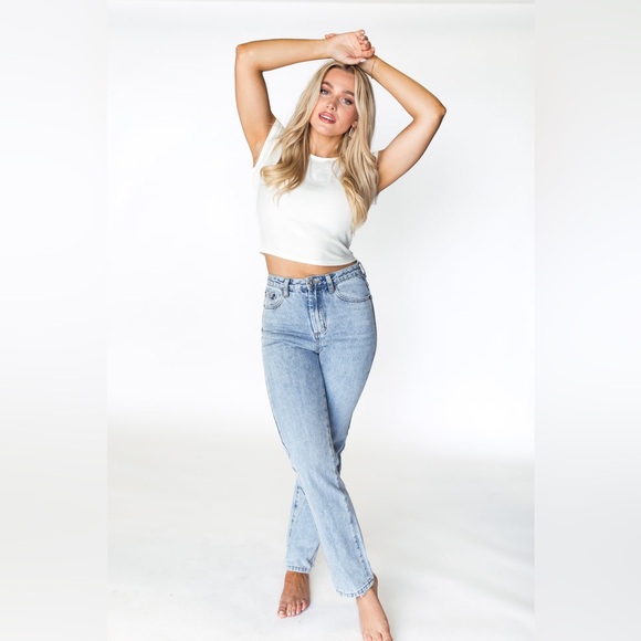 NWT Pink Lily Light Wash Mom Jeans - Picture 1 of 12